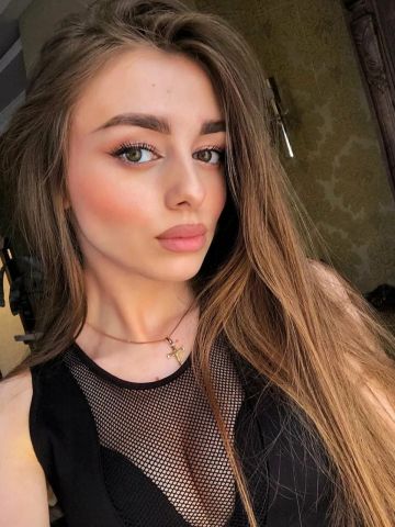 Полина Ахты